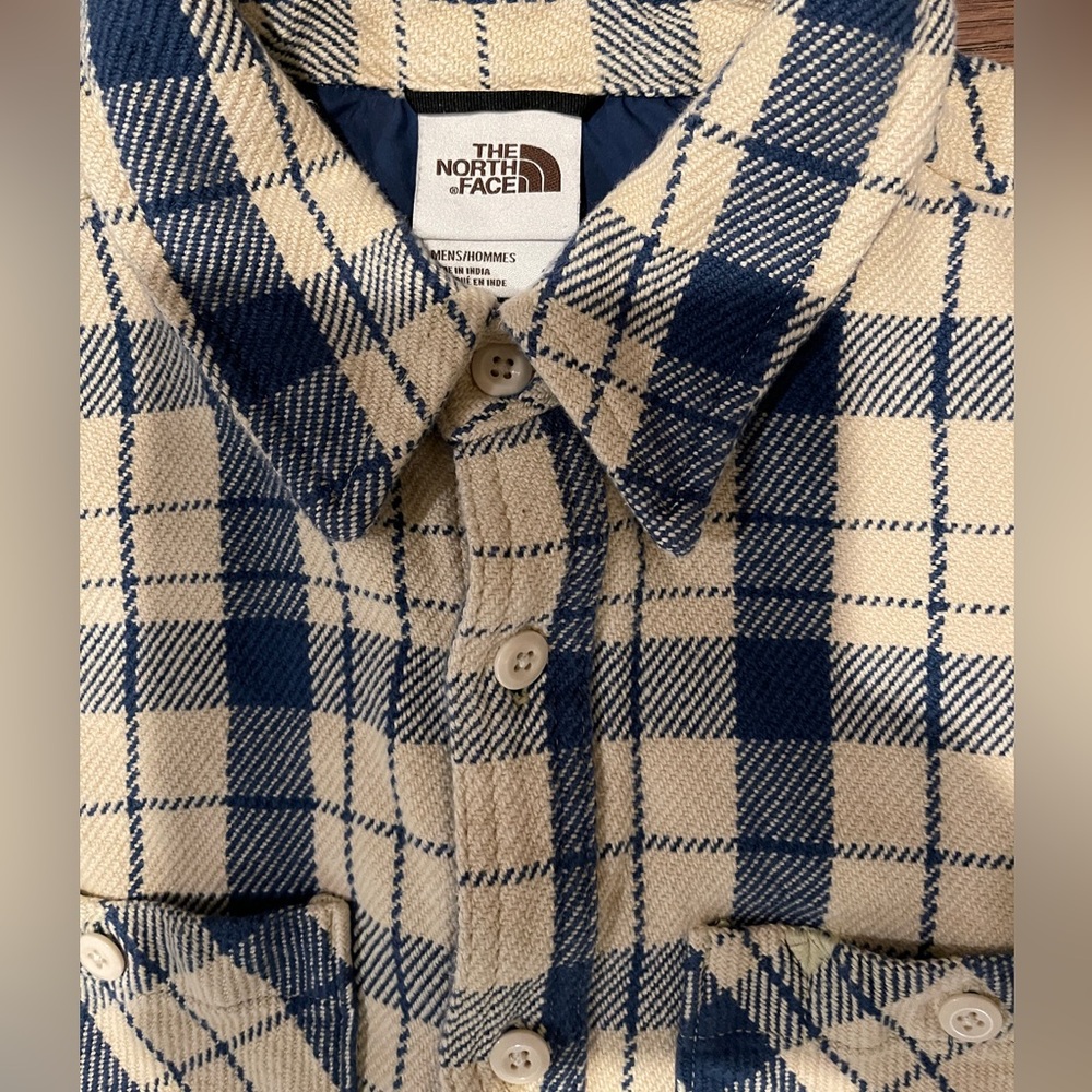 The North Face Men’s Flannel Twill Longsleeve Shirt. Medium Gently Worn - Picture 6 of 8